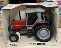 Ertl Massey Ferguson Tractor