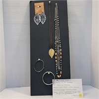 5pc Leaf design jewelry