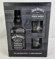 Jack Daniels Whiskey Bottle & Rock Glass Set