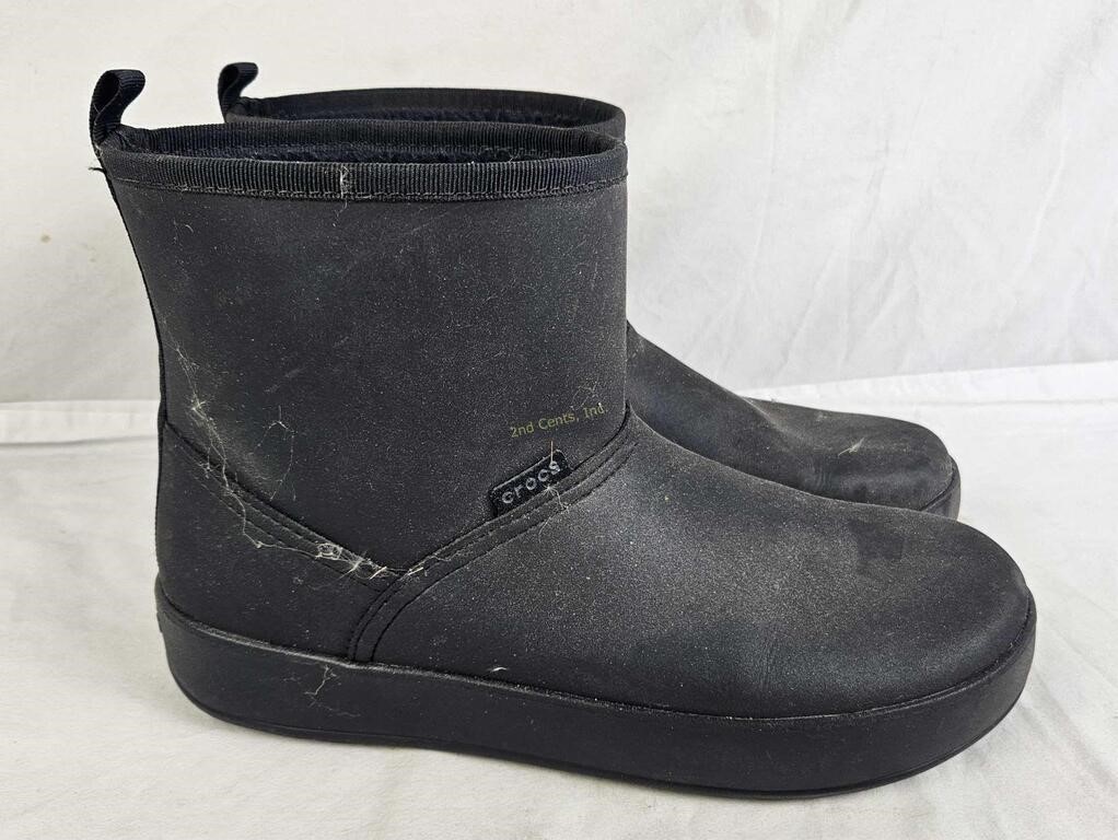 Pair Of Black Crocs Womens Boots Size 11