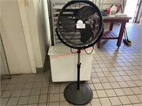 UTILITECH FLOOR FAN