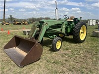 50. John Deere 2520 W/John Deere 48 Loader