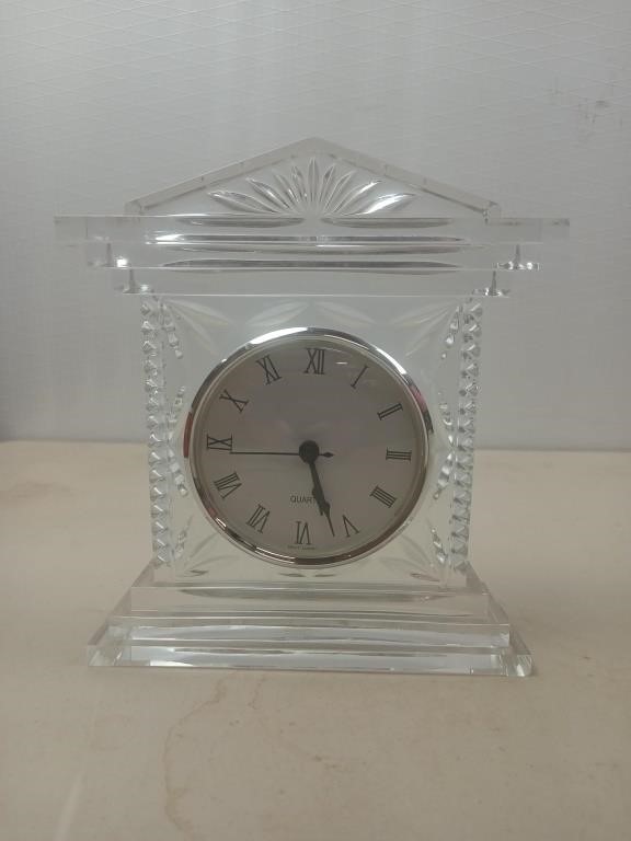 Crystal quartz clock 9 in x 7 in