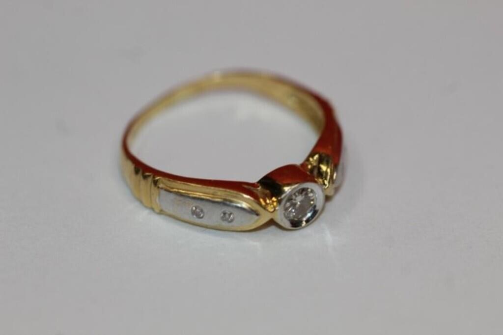 18kt / 750 yellow gold Diamond Ring