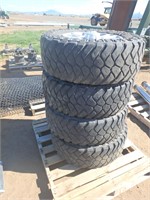 Tires & Wheels 295/70R18