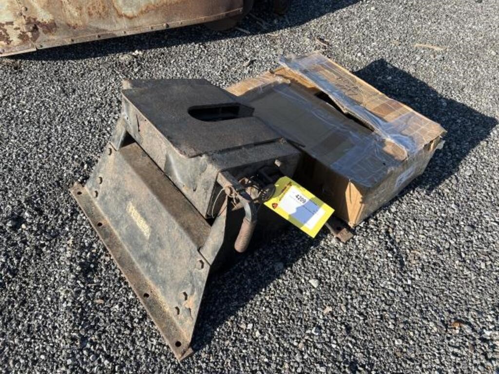 Reese Fifth Wheel Hitch With New Head in Box