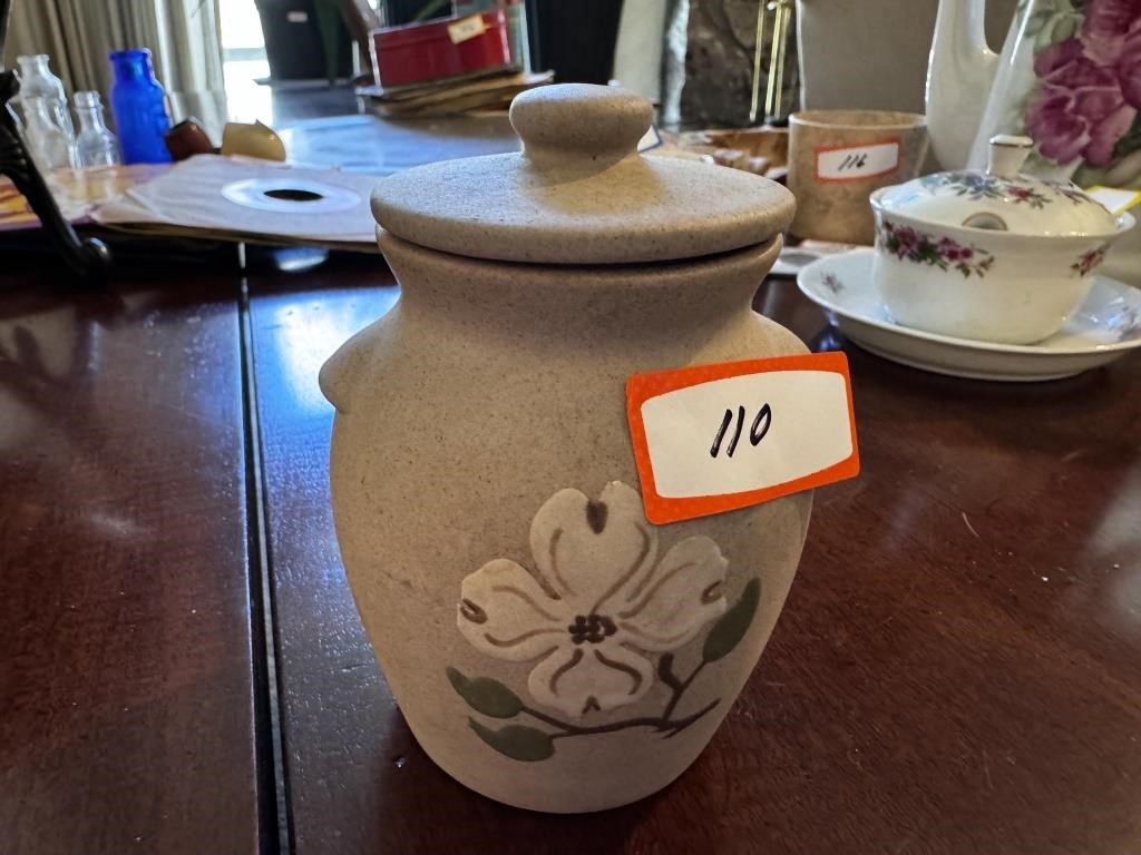 PIGEON FORGE POTTERY JAR