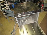 Dish Machine     Like New