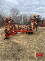 OFFSITE 1985 Bourgault Commander 28-32 Cultivator