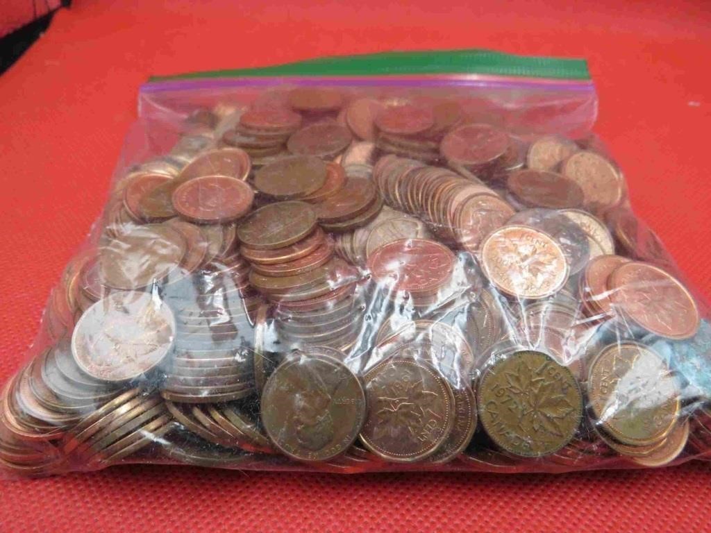 Large Bag Lot Canada & USA Pennies 100's of Coins