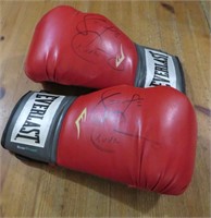 George Chuvalo SIGNED Boxing Gloves Canadian Legen