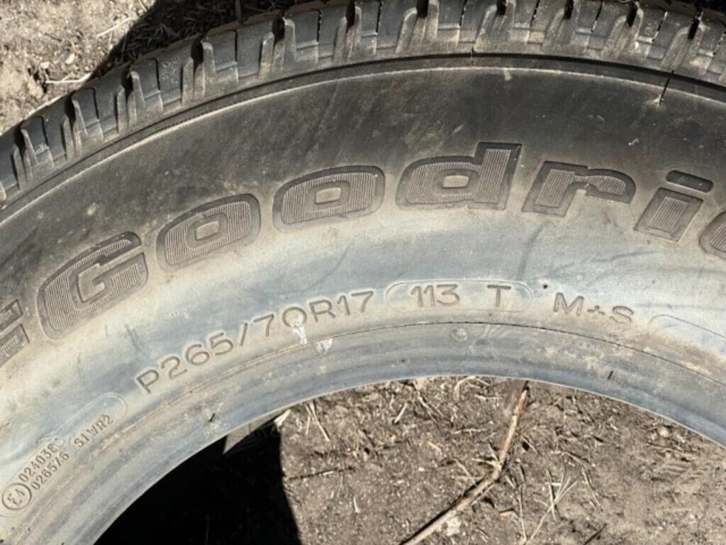 BF Goodrich P265/70R17 MS Tire