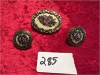 CROCHETED PIN AND EARRING SET