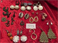 MISC COLLECTION OF EARRINGS