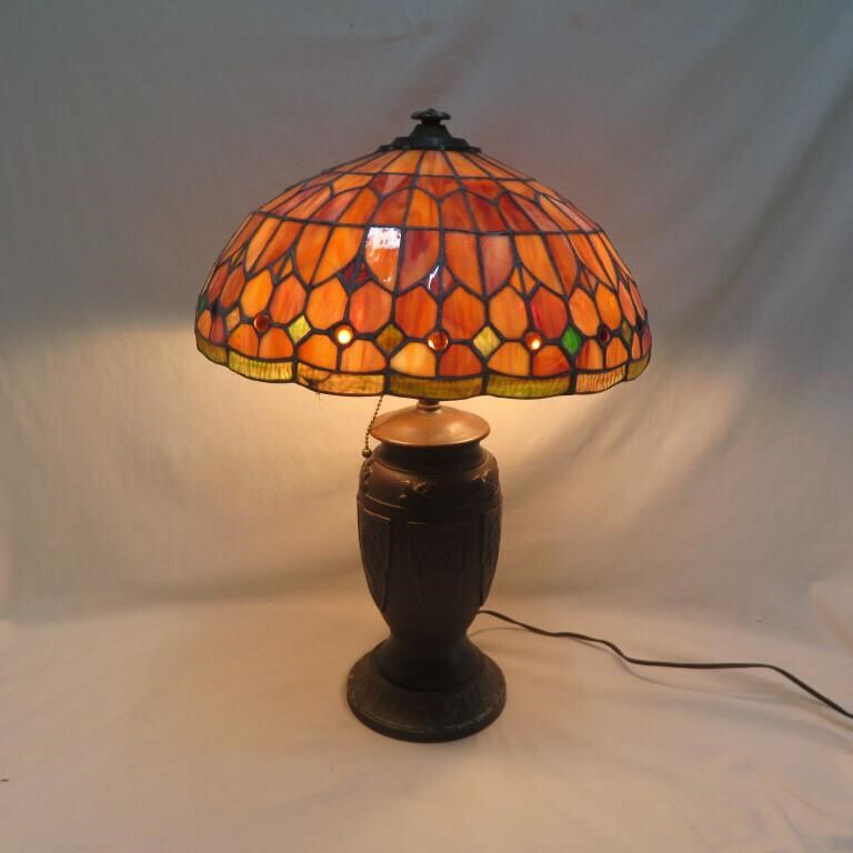 Tiffany Style lamp w/stained glass "look" shade