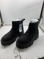 Cat and jack size 9 black boots