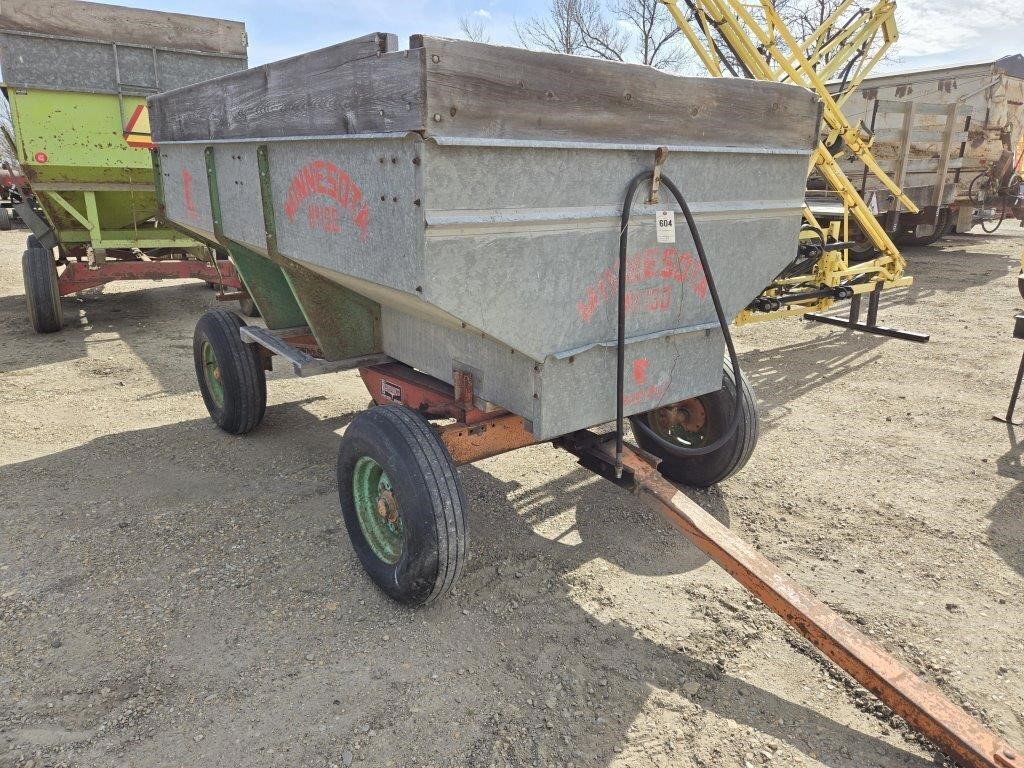 Minnesota #130 flare box wagon and hoist