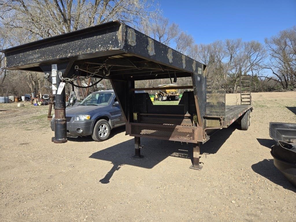 5th wheel flat bed trailer w/ ramps 25' long