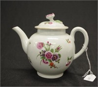 Late 18th C:  Dr Wall, Worcester teapot C:1770