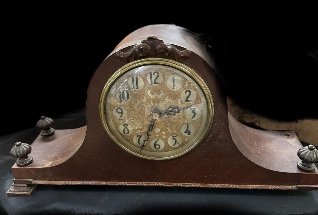 Mantle Clock-Runs Needs Knob & Foot
