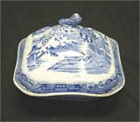 Early 19thC: pearlware Willow pattern tureen