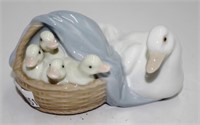 Lladro duck & ducklings figurine