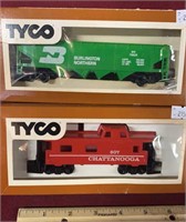 COLLECTIBLES TYCO TRAIN CARS (2)