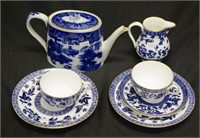 Group of various blue & white tea wares