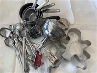 Stainless Steel Measuring Spoons, Cookie Cutters,