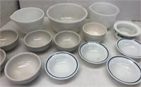Mixing bowls & others / Pyrex & other