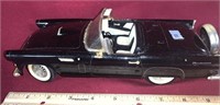 1956 FORD THUNDERBIRD SCALE 1/18 DIE-CAS CAR.