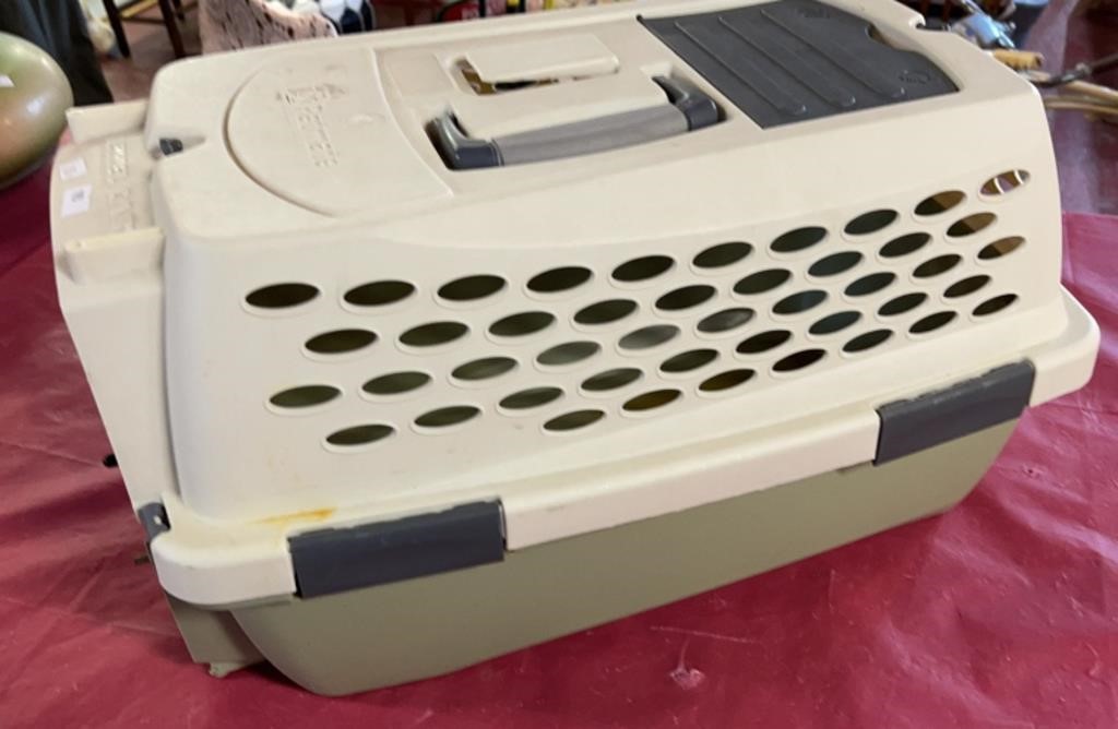 PETMATE KENNEL CAB SMALL PET CARRIER 11W x 17D x