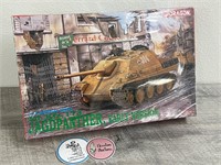 1/35 model JagDPanther tank by Dragon