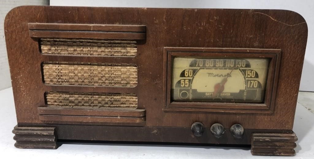 Vintage Motorola radio - needs repair