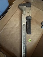 LARGE PIPE WRENCH