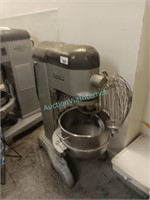 Hobart dough mixer  80 quart  NEEDS SERVICE