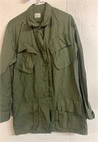 MANS COMBAT TROPICAL COTTON WIND COAT. FEW HOLES