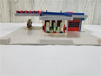 Lefton's Texaco Gas Station