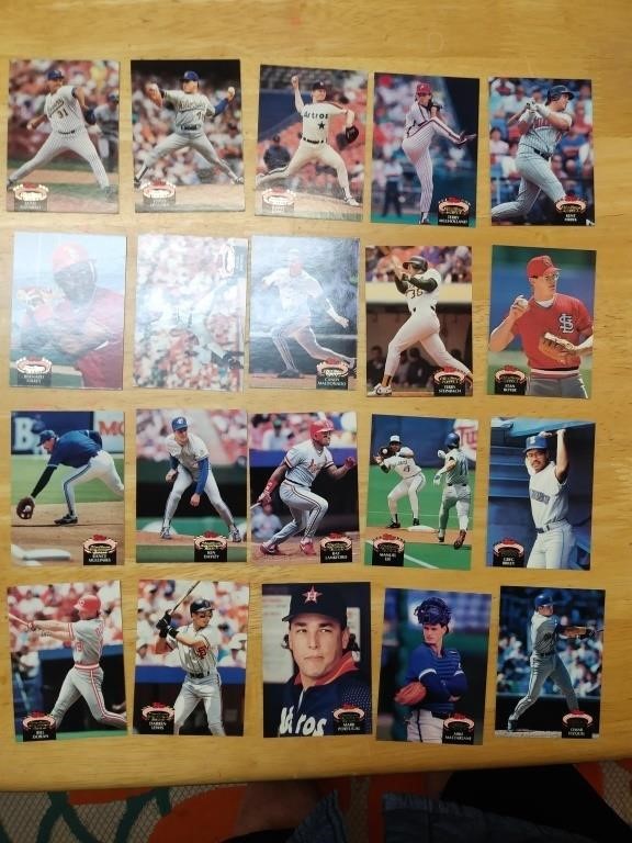 G) 20 Baseball Cards