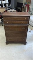 Chest of drawers 32“ x 18“ x 44 1/2“, finish