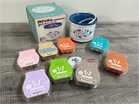 New Crock warmer and 8 new packages of wax melts