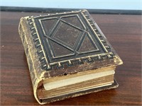 1800s photo album w/ photos - lots of pics inside