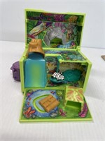 Toy Biz Jungle Polly Pocket type playset w/animals