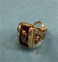 Class ring, unmarked gold