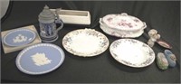 Group vintage ceramic tableware pieces