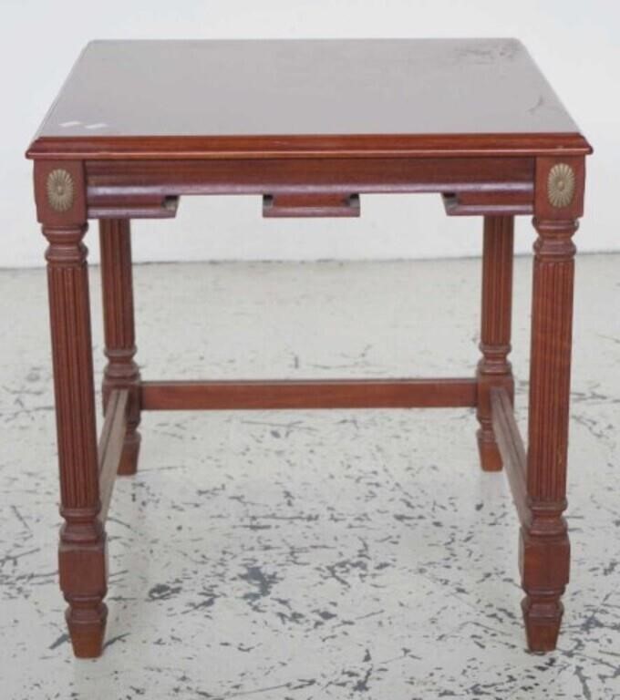 Antique style lamp table
