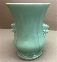 Unmarked green vase (Hull???)