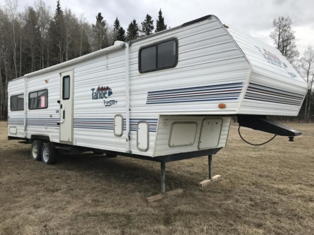 2000 Thor Tahoe 32' Holiday Trailer