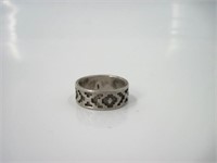 Decorative 925 Silver Ring Size 8.5