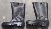 Dunlop Water Proof Boots (Size 9 Men)